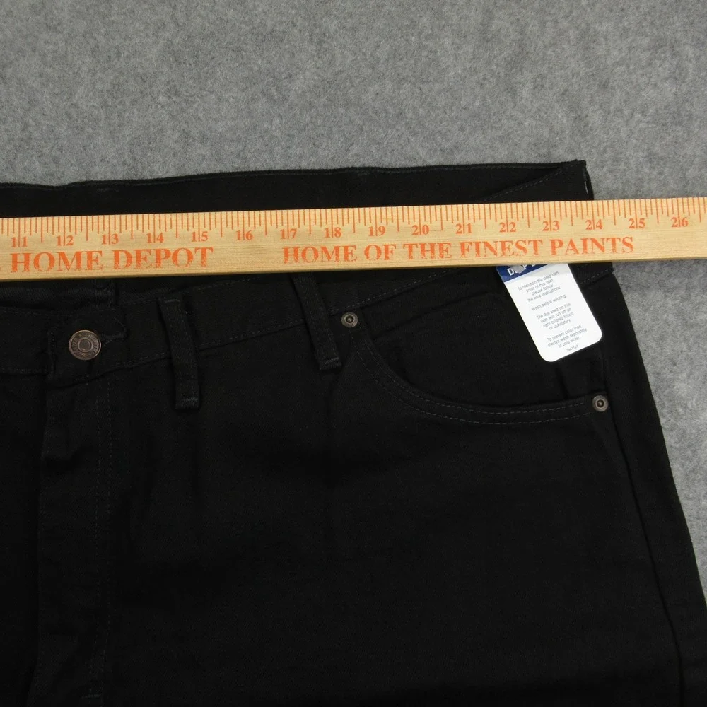 Wrangler Mens Relaxed Fit Straight Jean Size 48x29 (Measures 48x30)